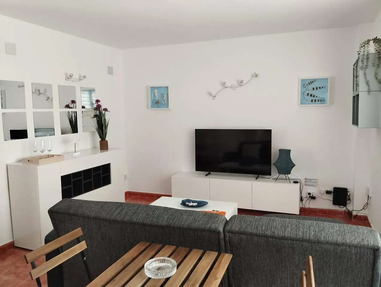 公寓 Apartamento Lidia Planta 1, La Carihuela 1ª Linea Playa, Vistas Mar, 1 Dormitorio, 52 M2, 1-3 Huesped, Amplio Balcon, Wifi 托雷莫利诺斯 西班牙