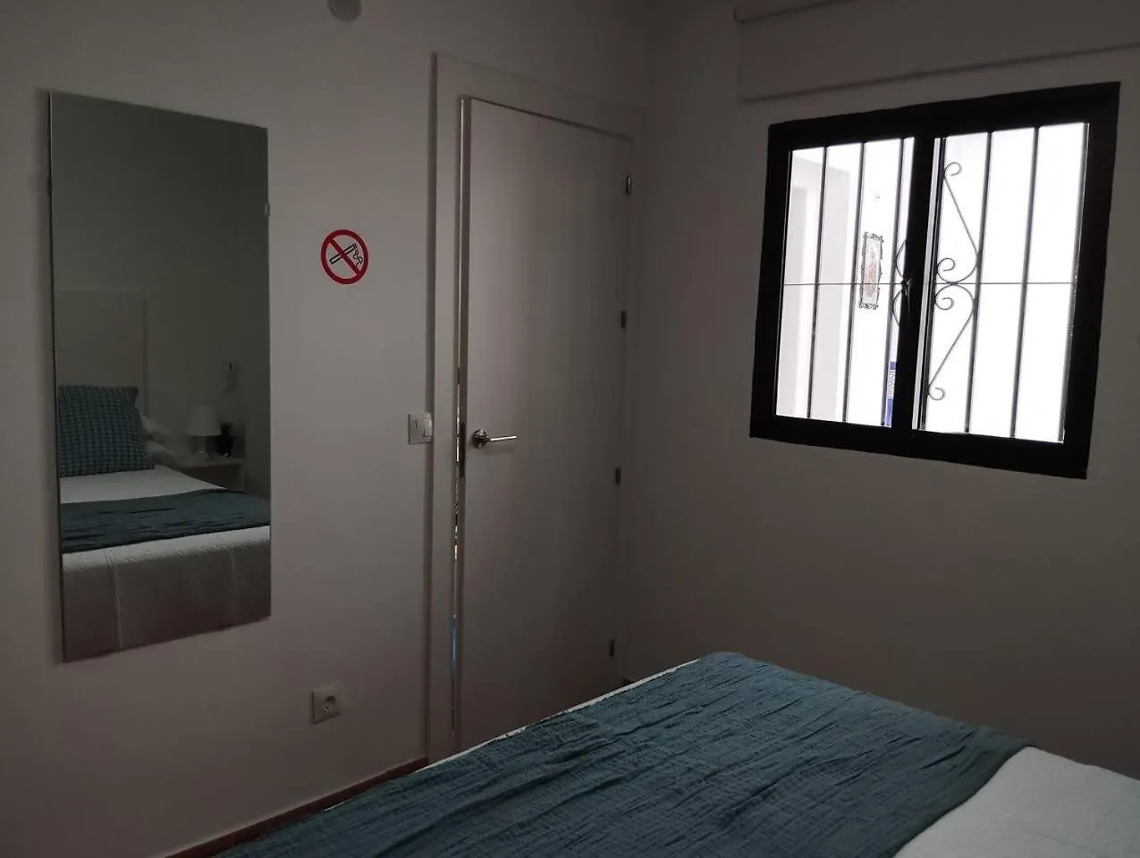 Apartamento Lidia Planta 1, La Carihuela 1ª Linea Playa, Vistas Mar, 1 Dormitorio, 52 M2, 1-3 Huesped, Amplio Balcon, Wifi 托雷莫利诺斯 0*,  西班牙